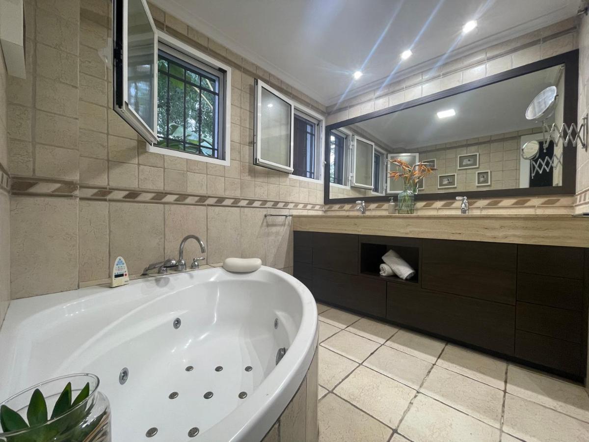 Chalet Exclusivo Bonalba Alicante Ngoại thất bức ảnh